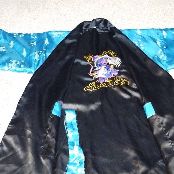 Chinese Robe - Picture 4 of 5